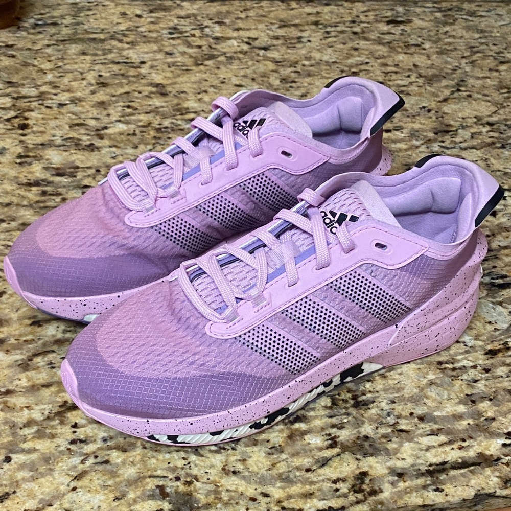 Adidas Purple Avryn Shoes with Breathable Mesh and Cushioned Sole 8 W